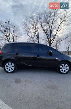 Микровэн Opel Zafira 2014 в 