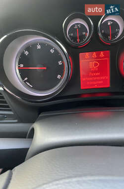 Микровэн Opel Zafira 2014 в 