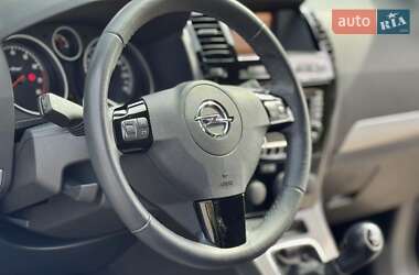Мінівен Opel Zafira 2013 в 
