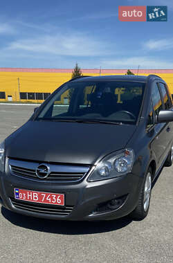 Минивэн Opel Zafira 2011 в 