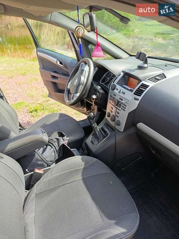 Мінівен Opel Zafira 2009 в Овручі
