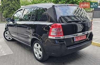 Минивэн Opel Zafira 2010 в 