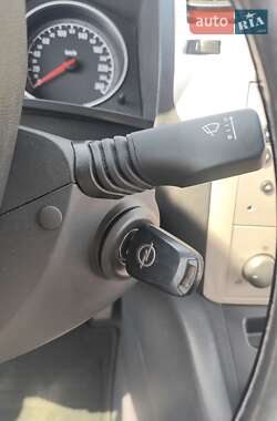 Минивэн Opel Zafira 2008 в 