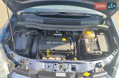 Минивэн Opel Zafira 2008 в 