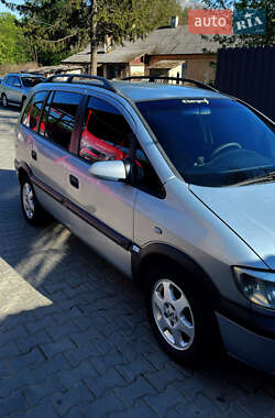 Минивэн Opel Zafira 2000 в 