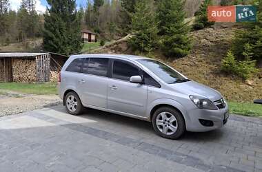 Минивэн Opel Zafira 2011 в 