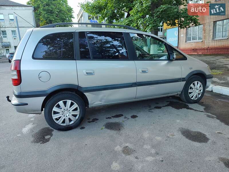 Мінівен Opel Zafira 2003 в Рівному