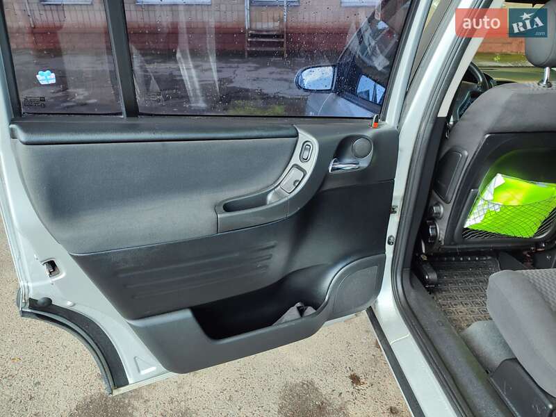 Мінівен Opel Zafira 2003 в Рівному