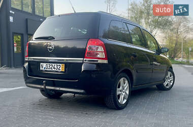 Минивэн Opel Zafira 2009 в 