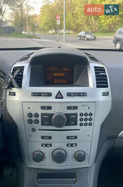 Минивэн Opel Zafira 2009 в 