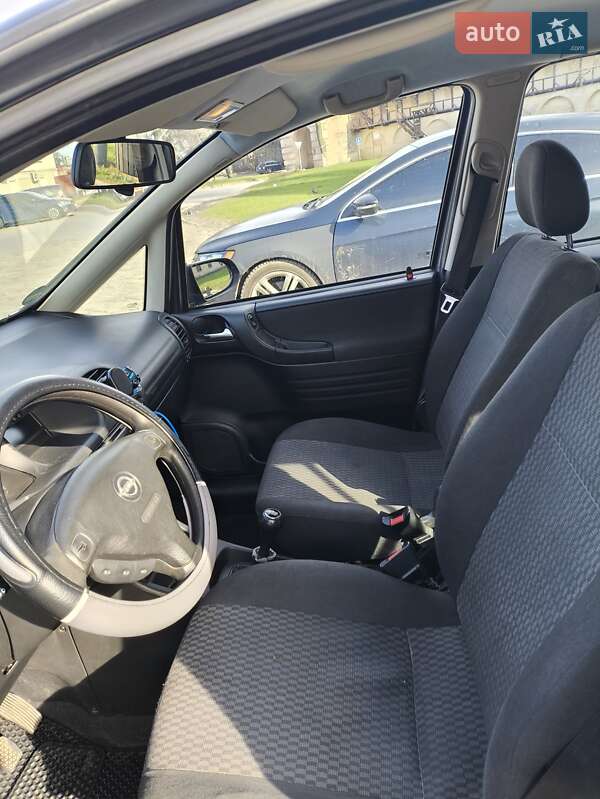 Минивэн Opel Zafira 2005 в Львове