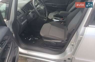 Минивэн Opel Zafira 2010 в 