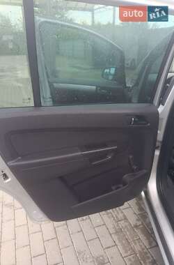 Минивэн Opel Zafira 2010 в 