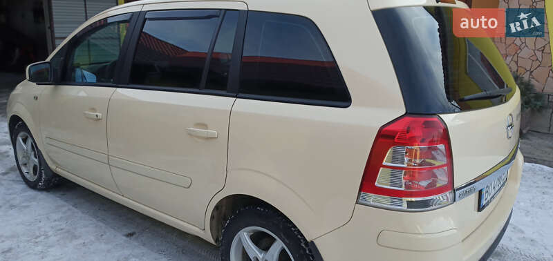 Минивэн Opel Zafira 2012 в Кременце