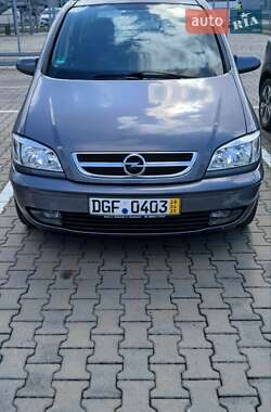 Минивэн Opel Zafira 2005 в 