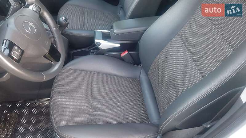 Минивэн Opel Zafira 2011 в Нововолынске