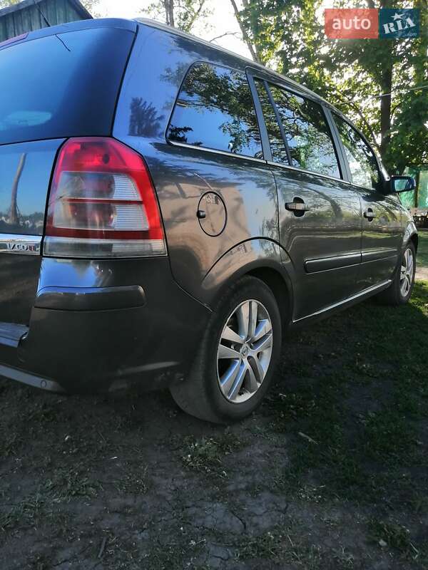 Мінівен Opel Zafira 2009 в Києві