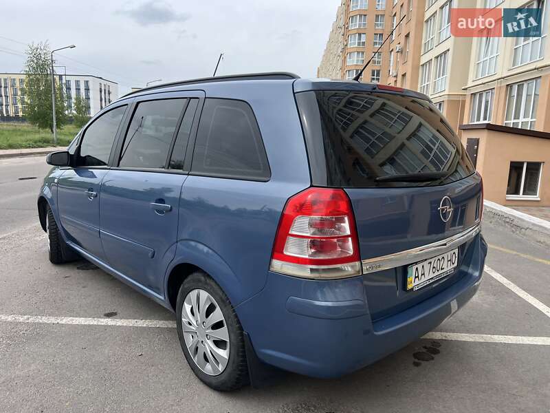 Минивэн Opel Zafira 2008 в Софиевской Борщаговке