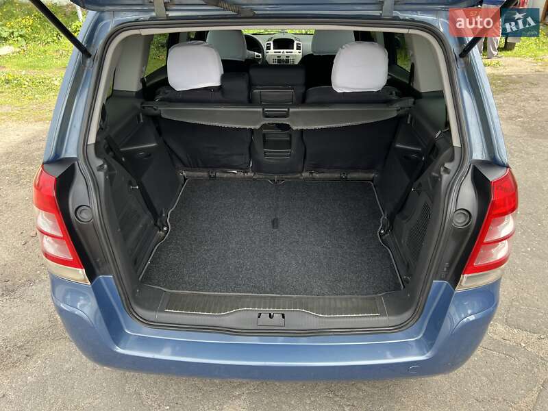 Минивэн Opel Zafira 2008 в Софиевской Борщаговке