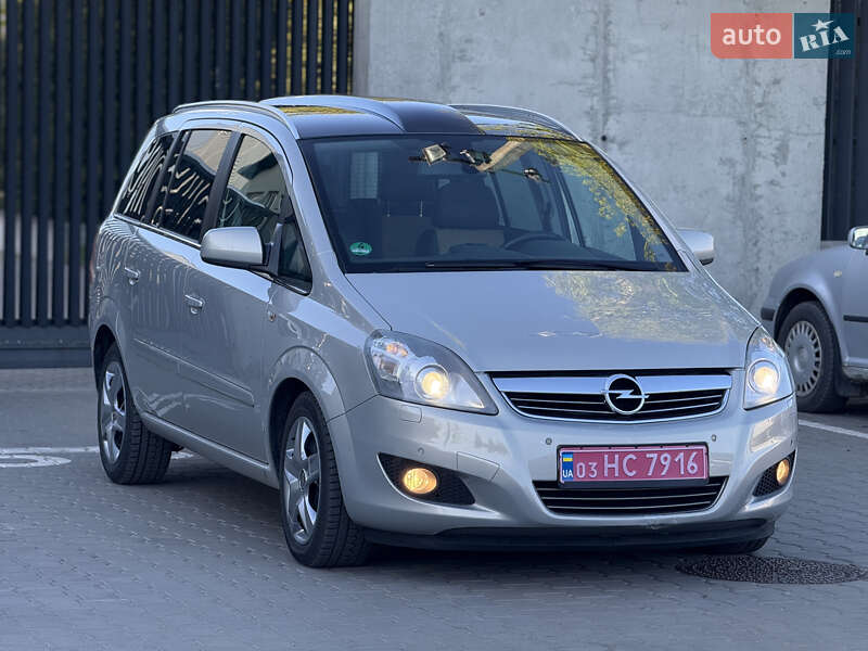 Мінівен Opel Zafira 2010 в Луцьку