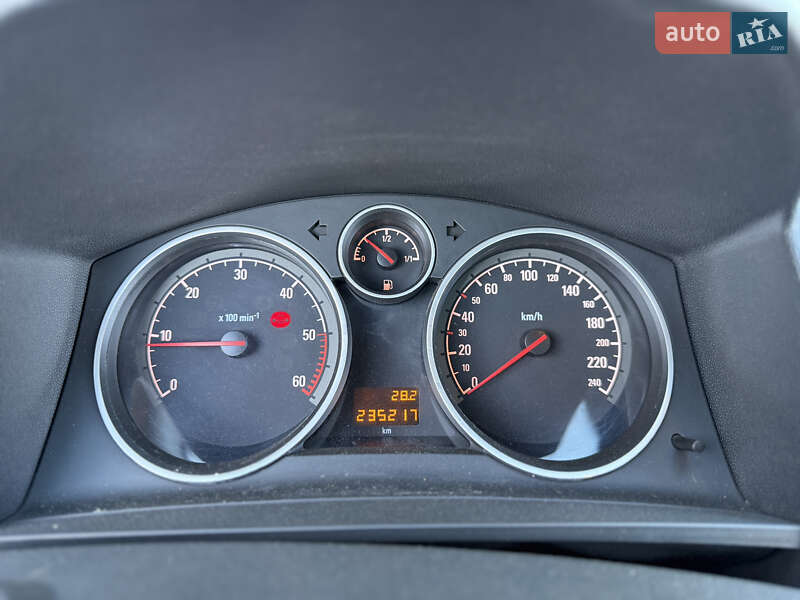 Мінівен Opel Zafira 2010 в Луцьку