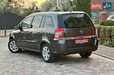 Минивэн Opel Zafira 2009 в 
