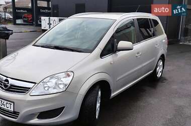 Минивэн Opel Zafira 2010 в 