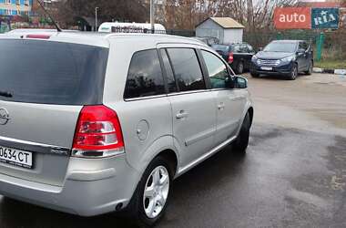 Минивэн Opel Zafira 2010 в 