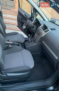 Мінівен Opel Zafira 2011 в 