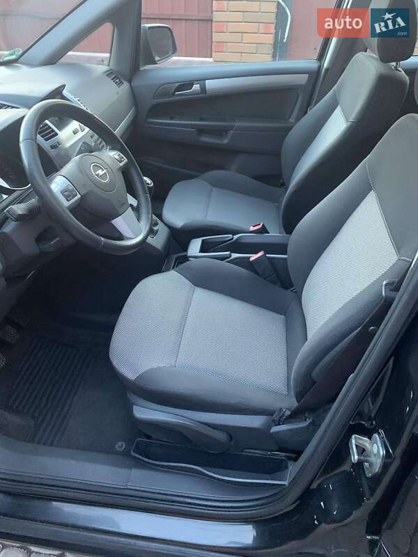 Минивэн Opel Zafira 2011 в Виннице