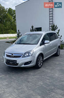 Минивэн Opel Zafira 2010 в Луцке