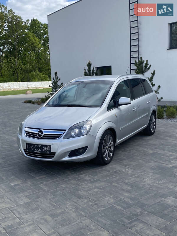 Мінівен Opel Zafira 2010 в 