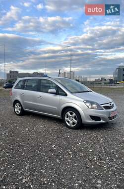 Минивэн Opel Zafira 2012 в 