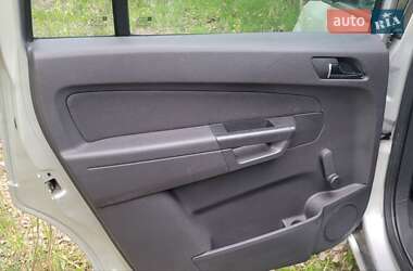Минивэн Opel Zafira 2012 в 