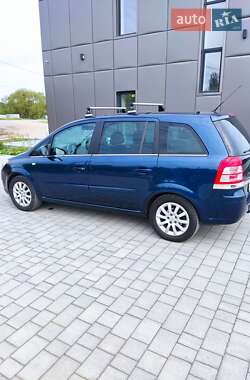 Минивэн Opel Zafira 2011 в 