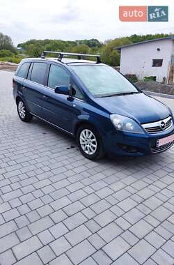Минивэн Opel Zafira 2011 в 