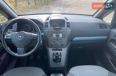 Минивэн Opel Zafira 2005 в 