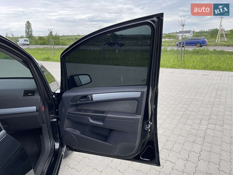 Мінівен Opel Zafira 2005 в Львові