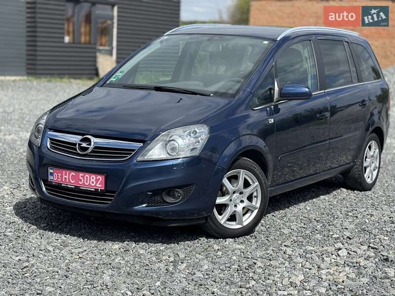 Минивэн Opel Zafira 2011 в 