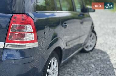 Минивэн Opel Zafira 2011 в 