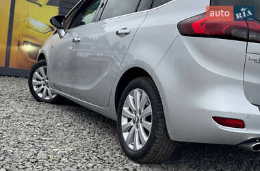 Мінівен Opel Zafira 2012 в 