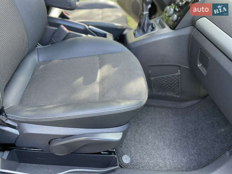 Минивэн Opel Zafira 2010 в Староконстантинове фото 17 Минивэн Opel Zafira 2010 в Староконстантинове