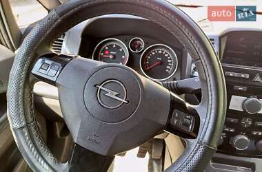Минивэн Opel Zafira 2009 в 