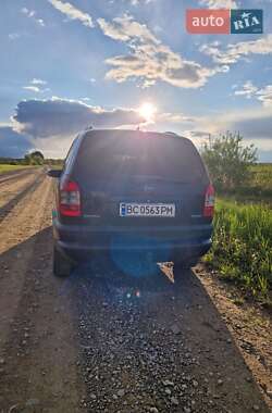 Минивэн Opel Zafira 2003 в  фото 2 Минивэн Opel Zafira 2003 в