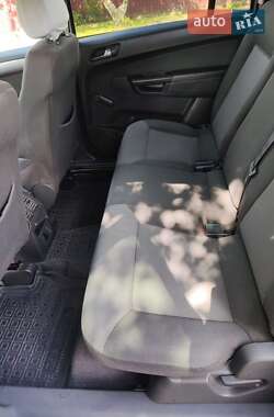 Минивэн Opel Zafira 2007 в 