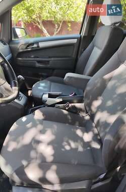 Минивэн Opel Zafira 2007 в 