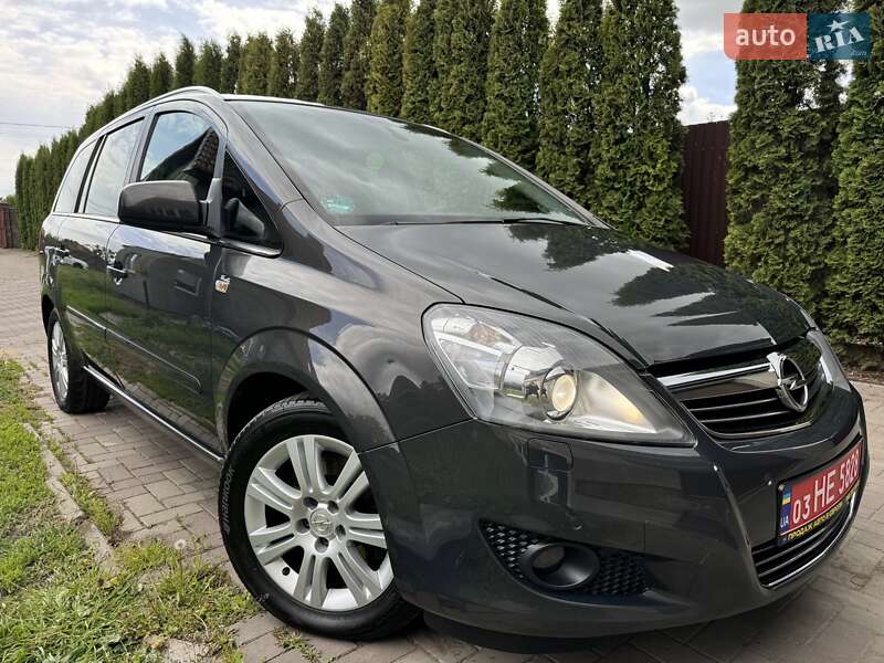 Мінівен Opel Zafira 2013 в 