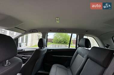 Мінівен Opel Zafira 2013 в 