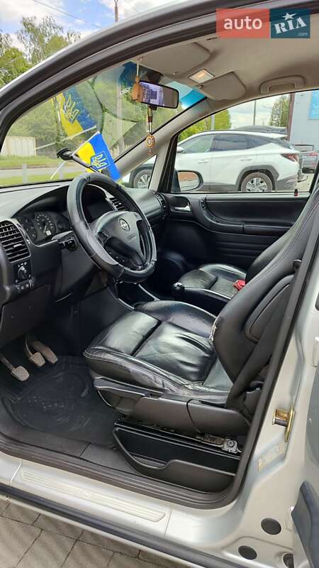 Минивэн Opel Zafira 2001 в Владимире