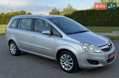 Минивэн Opel Zafira 2008 в 